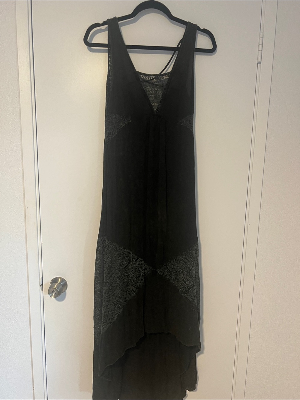 Black Lace-Insert Sleeveless dress